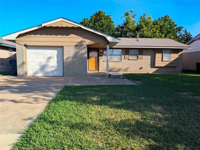 Building Photo - 2517 SW 86th St Rental