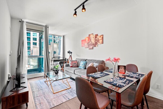 Photo - 87 Fort York Blvd Unit ID1346008P