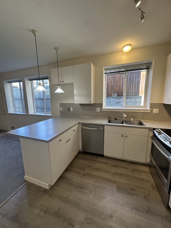 Photo - 5106 Green Lake Way N