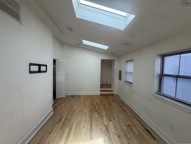 Photo - 934 New Market St Unit Apt 3