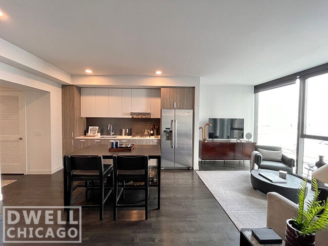 Photo - 460 E Waterside Dr