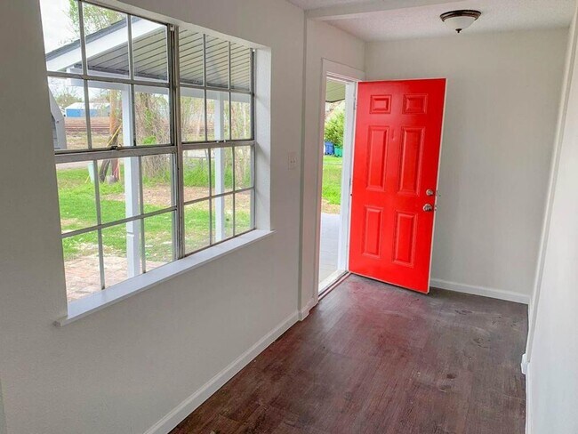 Photo - 303 Harlem St