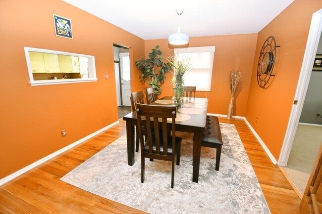 Photo - Furnished or unfurnished 4 bedroom 3 full ...