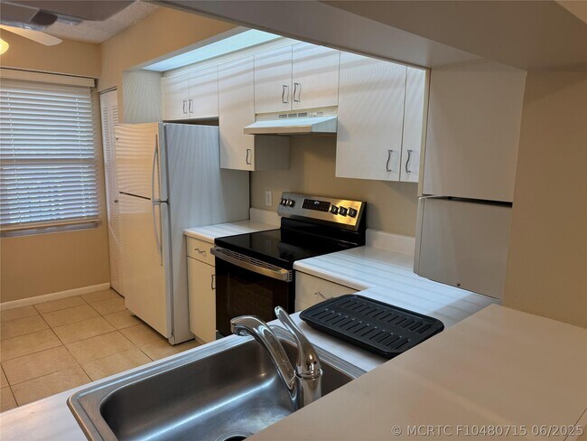 Photo - 571 SW 142nd Ave Unit 413-O
