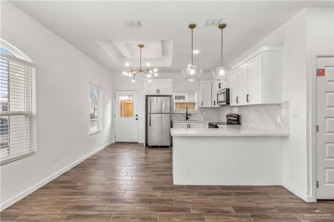 Photo - 10 W Woodson Dr Unit 2