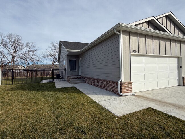 Photo - 1146 N Joye St