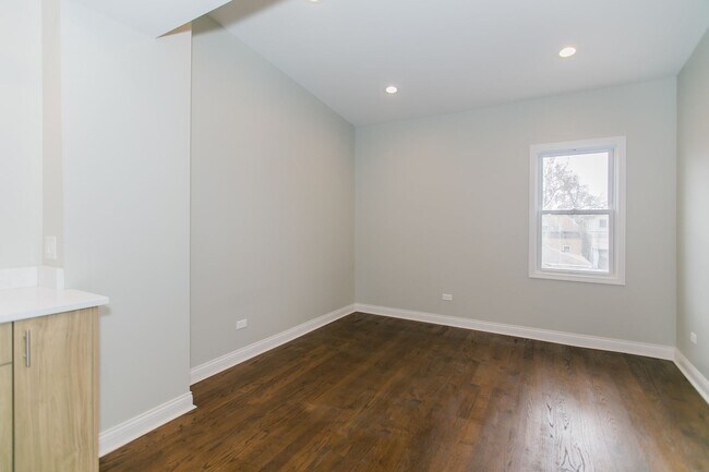 Photo - 3531 W Le Moyne St Unit 2