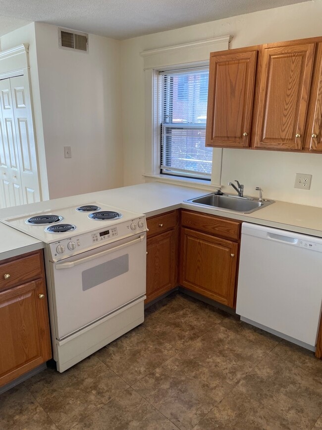 Photo - 58 Edwards St Unit 102