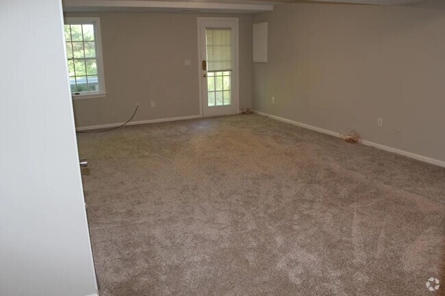 Building Photo - 609 Holly Hill Dr Unit 609 Rental