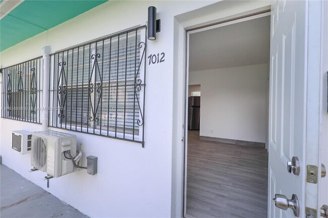 Photo - 7012 NW 5th Pl House