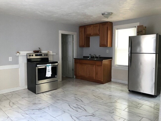 Building Photo - 27-29 Snell St Unit 29 Snell Street