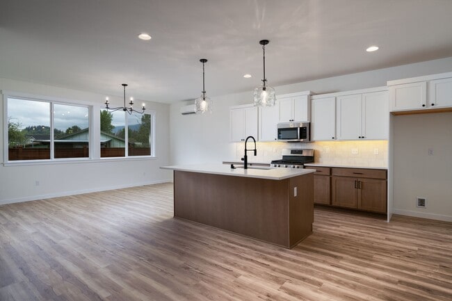 Photo - 629 Bucko Ave