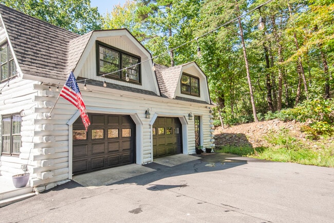 Photo - 1644 Dudley Mountain Rd