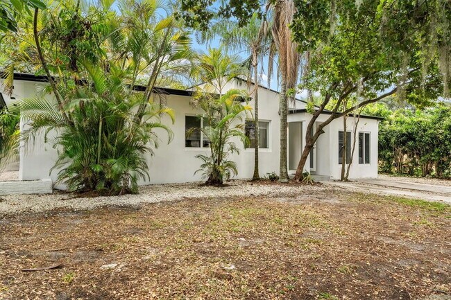 Photo - 750 NW 83rd Terrace