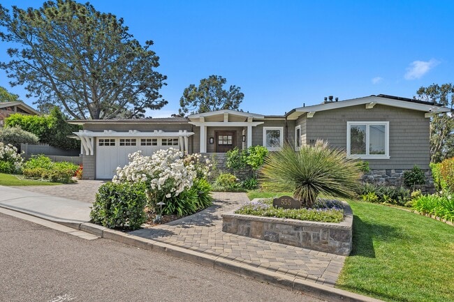 Photo - 555 Amphitheatre Dr