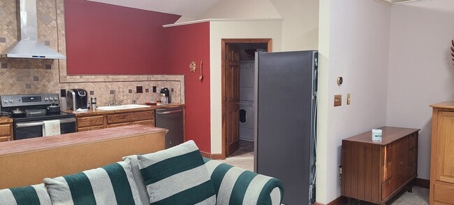 Photo - 190 Ferry Rd