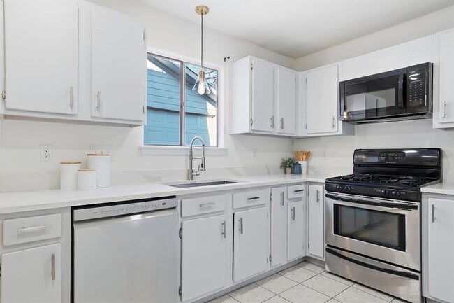 Photo - 13004 Esplanade St