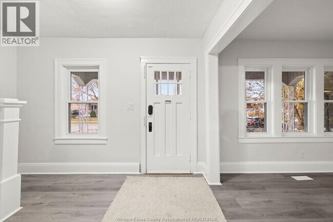 Photo - 1060 Lawrence Rd