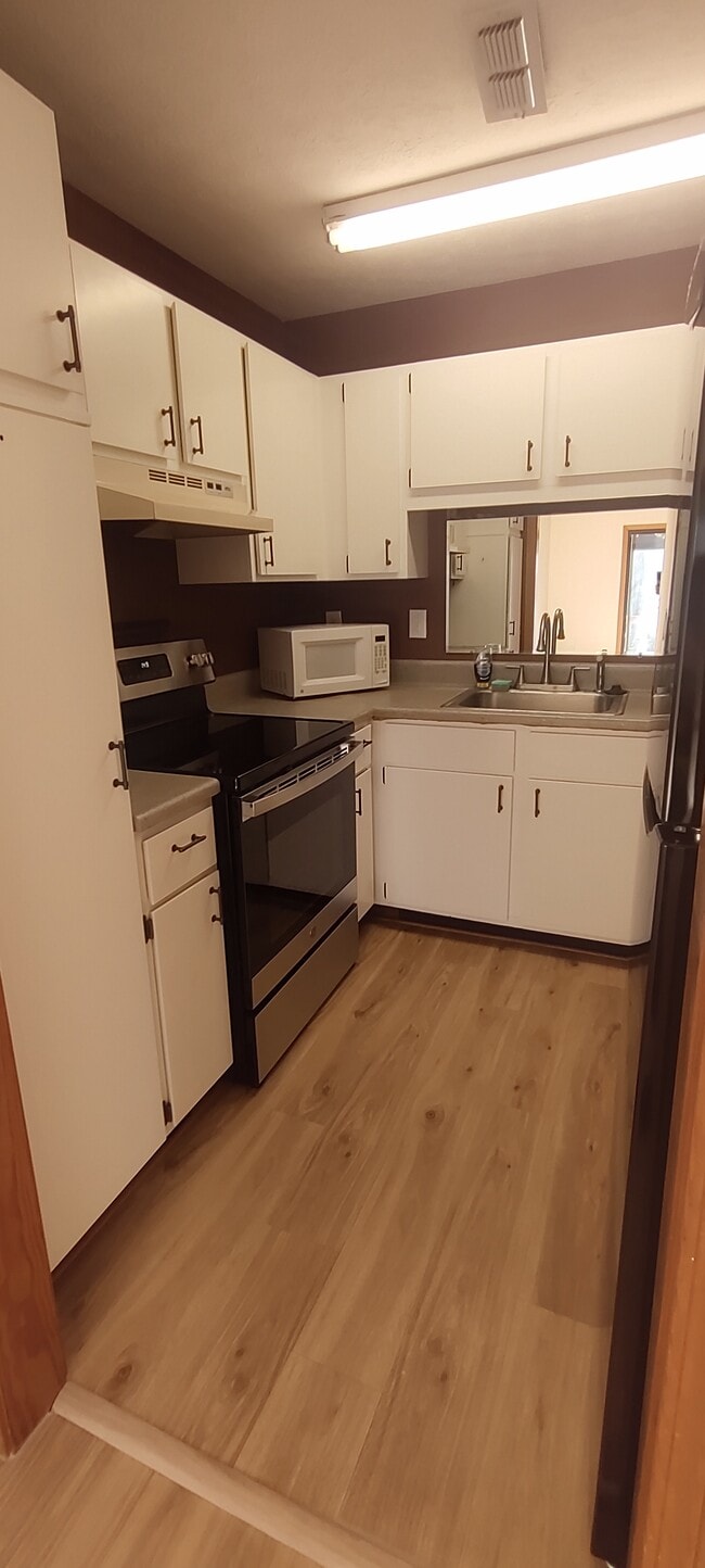 Photo - 521 Courtwood Ln Unit 8