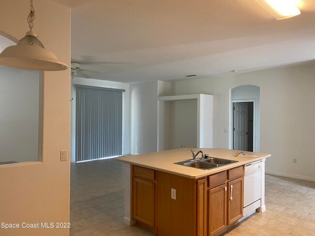 Photo - 1737 Fairlight St NW