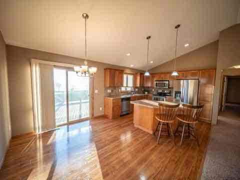 Photo - 3794 44 Ave NW