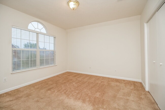 Photo - 1133 Phelissa Dr Casa