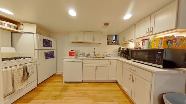 Photo - 2947 N Racine Ave Unit Gdn