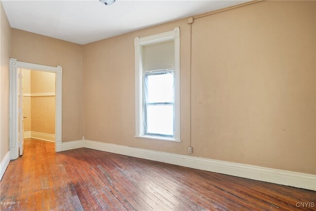 Photo - 319-25 N Salina St