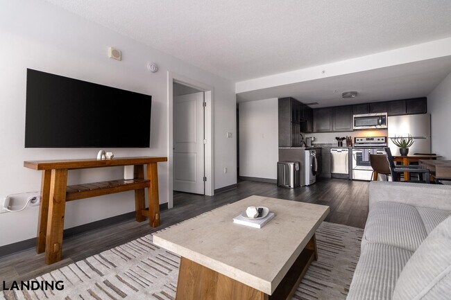 Photo - 50 Morgan St N Unidad 1001