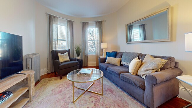 636 Washington St Unit 4