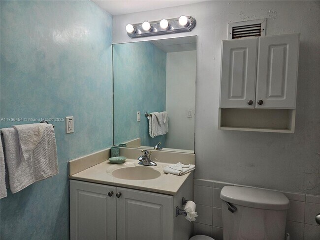 Photo - 2501 S Ocean Dr Unidad 612