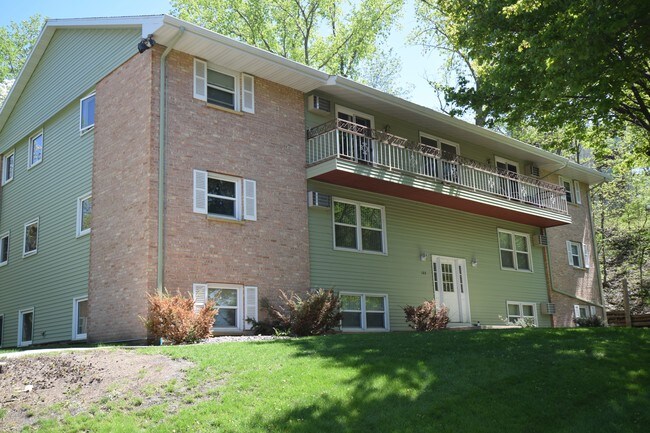 Building Photo - Parkway Apartments
