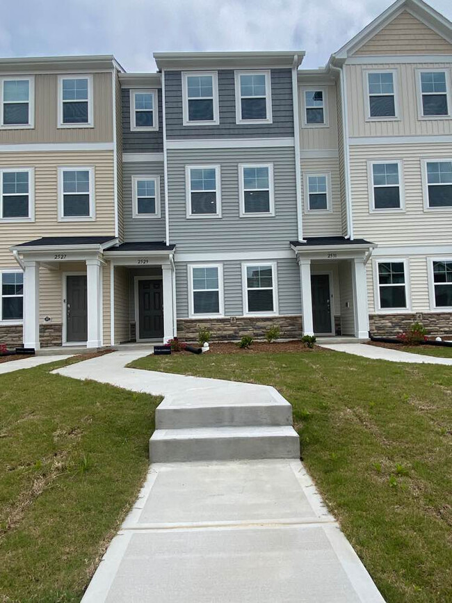 Building Photo - Room in Townhome on Kasota Ln