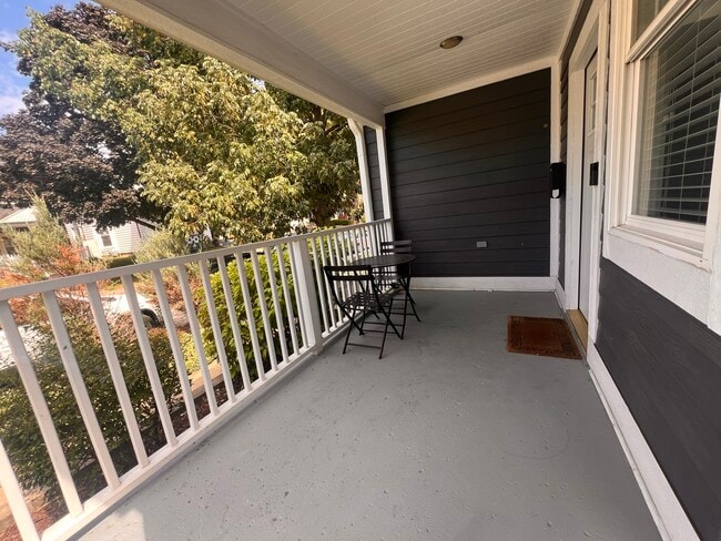 Photo - 1215 E Ohio St