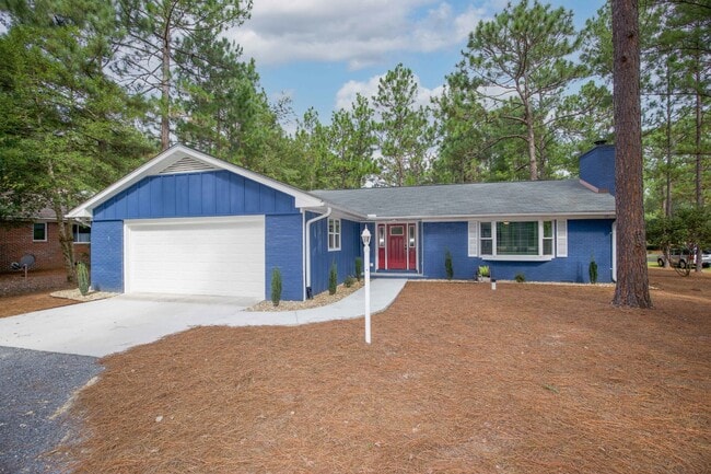 Building Photo - Gorgeous Fully Renovated 3 bedroom home in the Heart of Whispering Pines