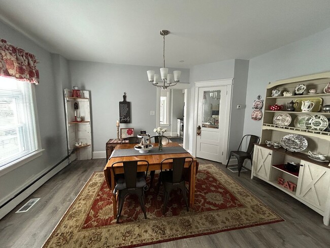 Photo - 4 bedroom 2.5 Bath Home in Emmaus