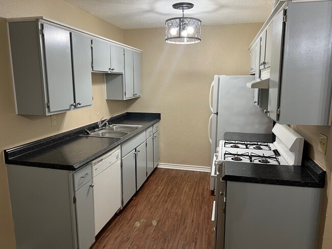 Photo - Pine Wood Apartments