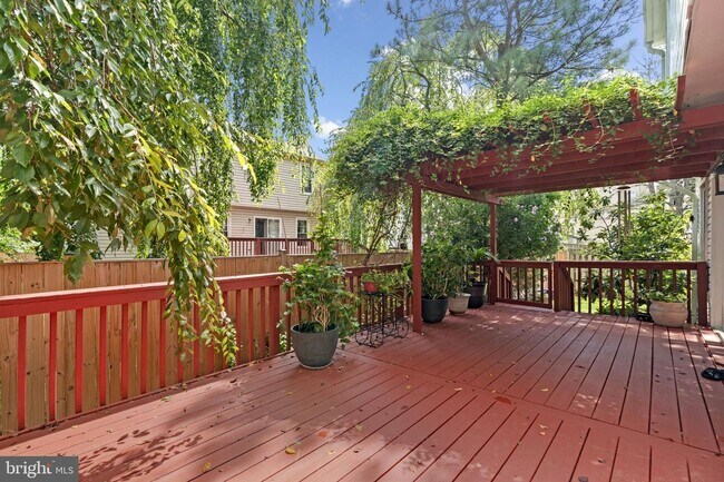 Photo - 19 Saddleview Ct