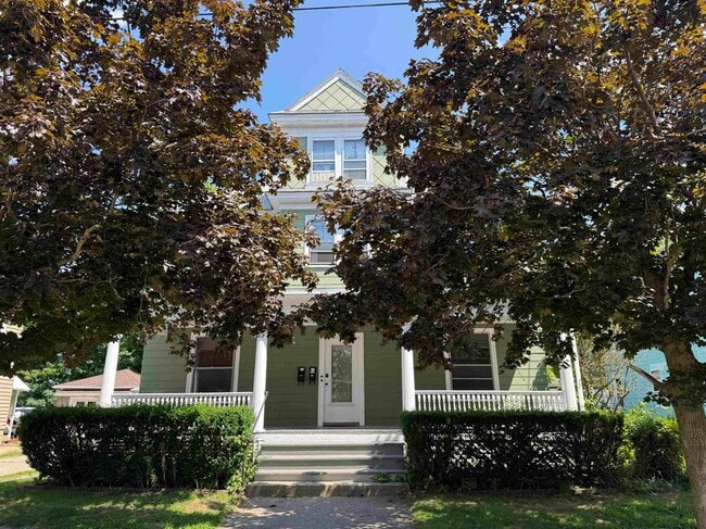 61 George St Unit 2