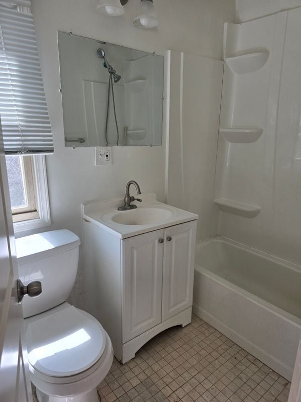 Photo - 439 W Walnut Ave