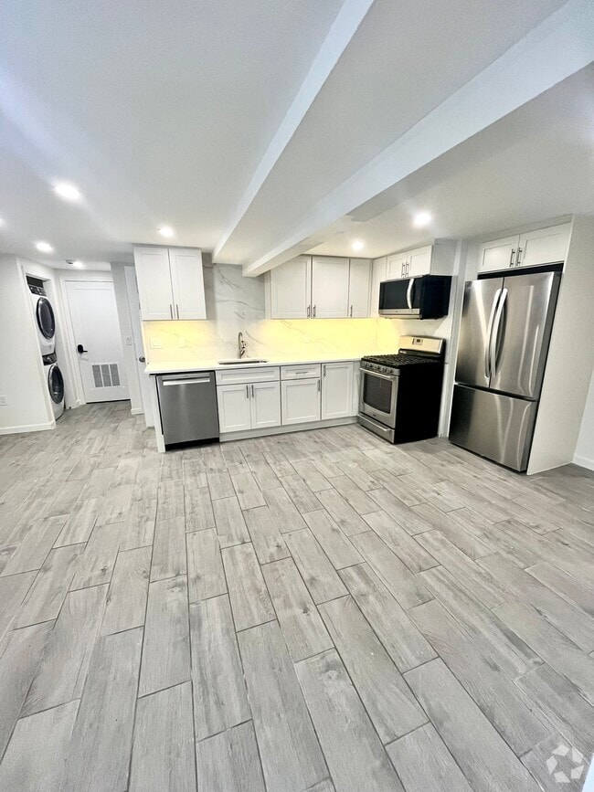 Building Photo - 38 51st St Rental