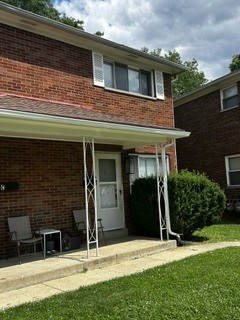 Building Photo - Spacious 2-bedroom 1 Bath Townhome