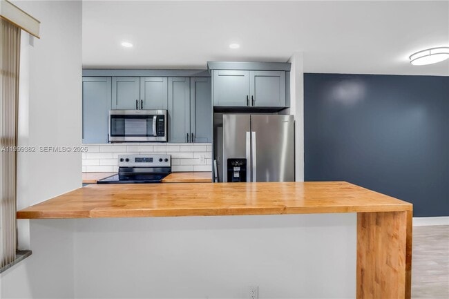 Photo - 5300 Washington St Unidad A137