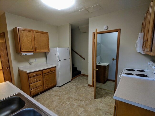 Photo - 738 W Front St
