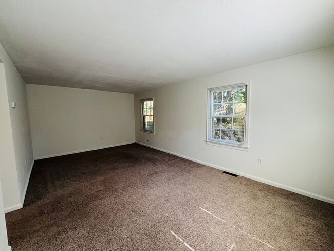 Photo - 702 Cambridge Rd