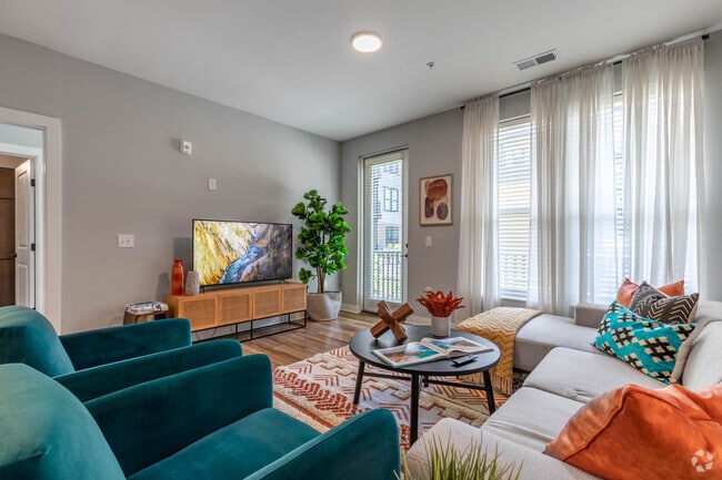 2BR, 2BA - 912SF - Living Room