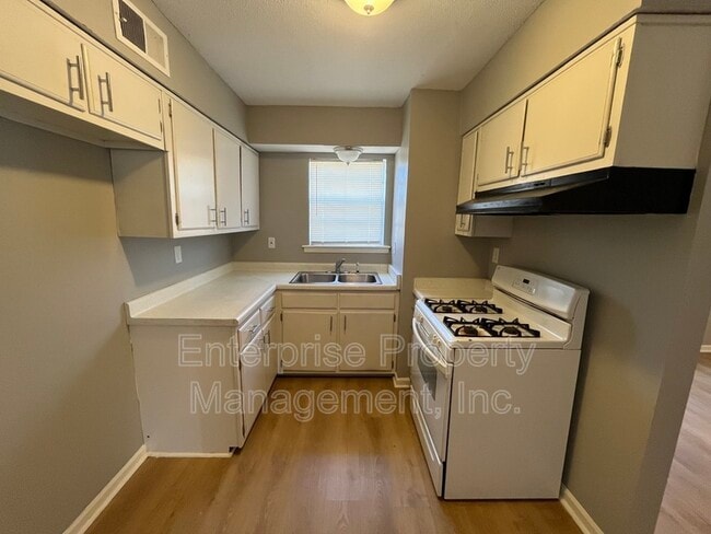 Photo - 2452 Chattering Ln