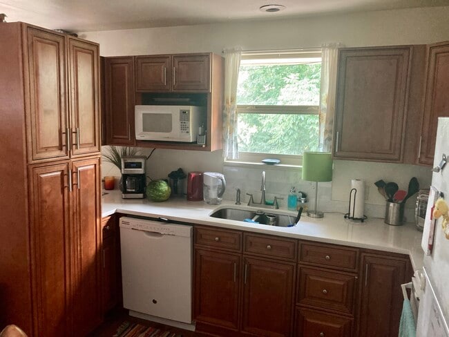 Kitchen - 2301 Cheyenne St Unit A
