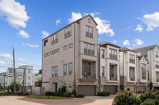 Photo - 803 Algona Ave