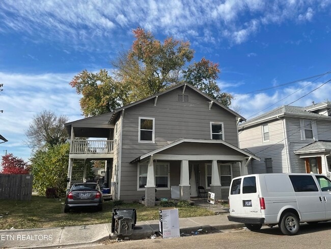 Photo - 1602 Dora St